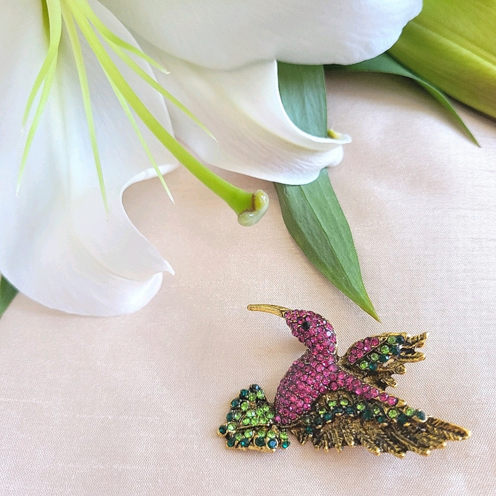 Humming Bird Brooch Pin NWT